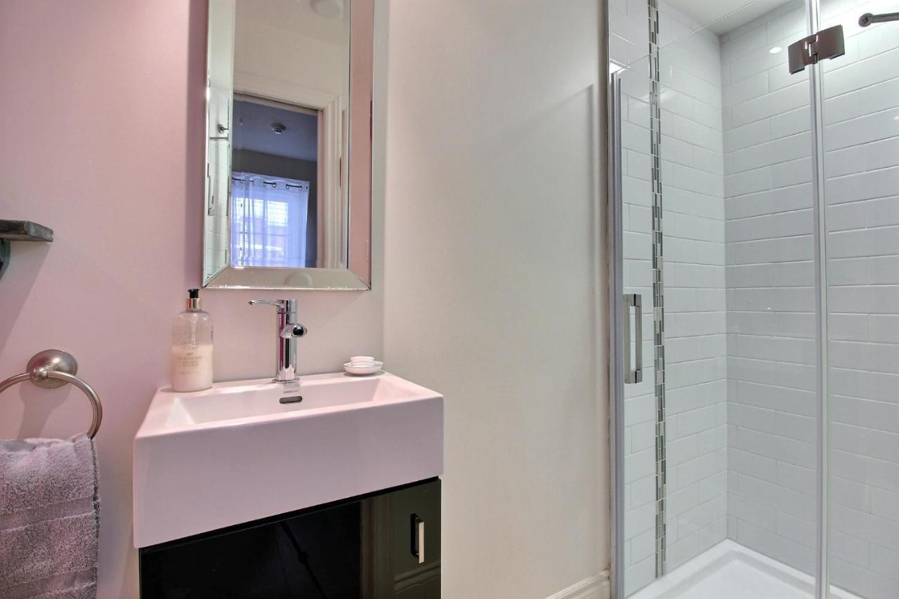 Au Vieux Presbytere De Saint-leon Bed & Breakfast