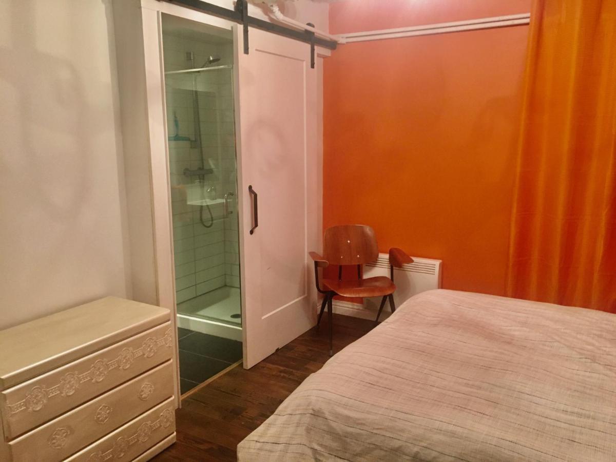 Au Vieux Presbytere De Saint-leon Bed & Breakfast